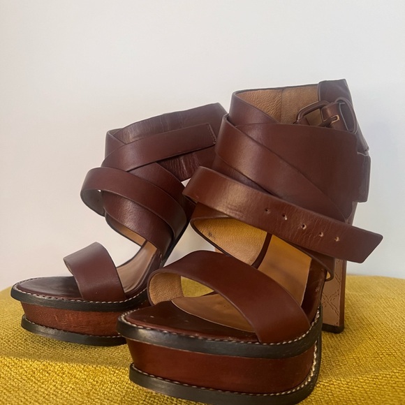 Gwen Stefani L.A.M.B leather platform sandal . - Picture 2 of 5